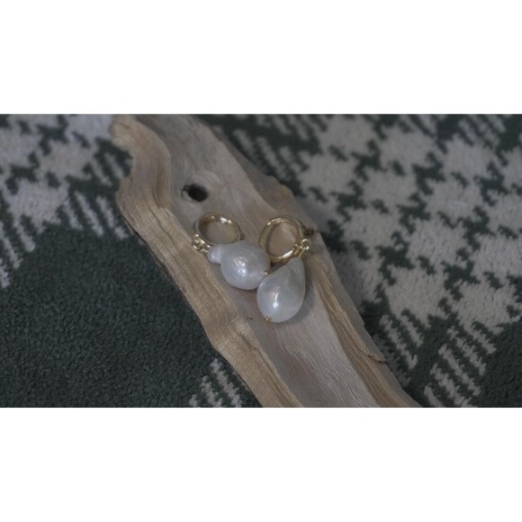 Freshwater Pearl Earrings - Picture 2 of 5